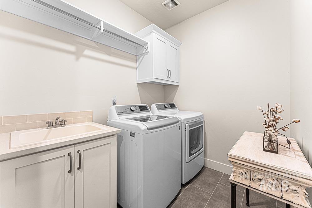 1185 N Seven Golds Pl, Eagle, Idaho 83616, 4 Bedrooms, 2.5 Bathrooms, Residential For Sale, Price $925,000,MLS 98972181