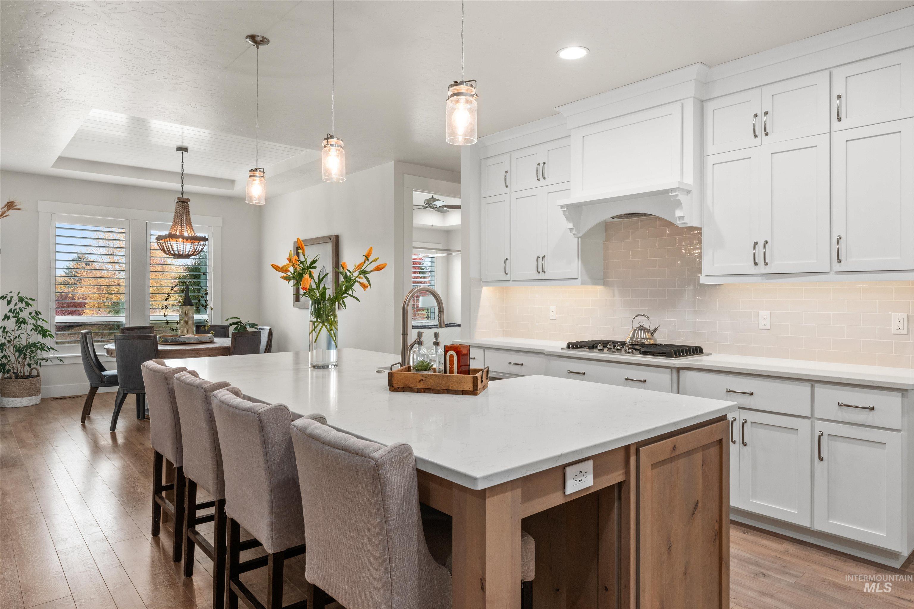 1185 N Seven Golds Pl, Eagle, Idaho 83616, 4 Bedrooms, 2.5 Bathrooms, Residential For Sale, Price $925,000,MLS 98972181