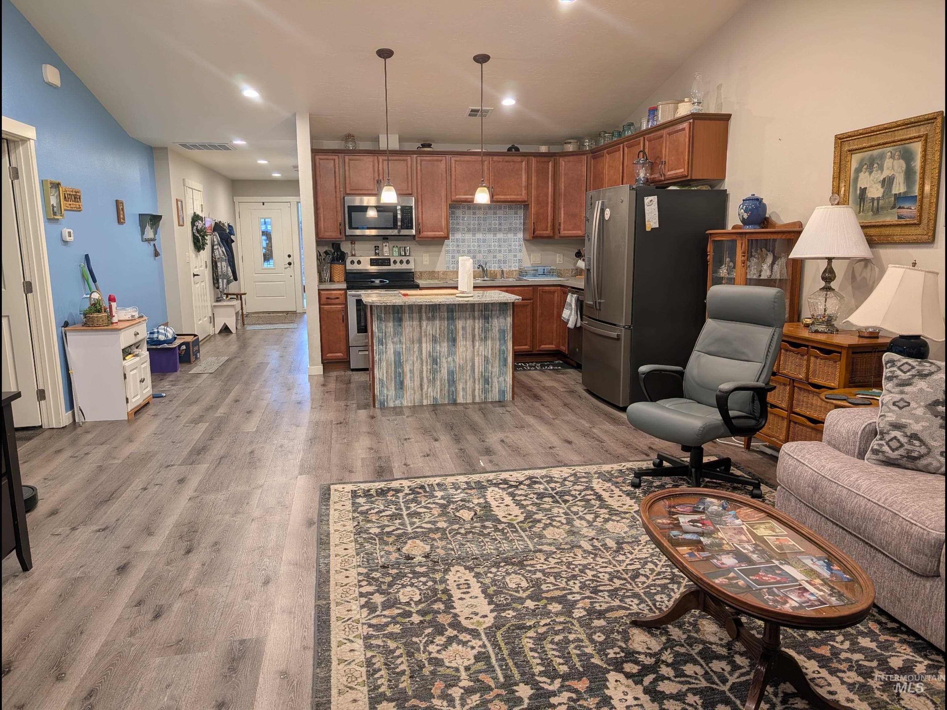 3438 5th Street, Lewiston, Idaho 83501-5138, 2 Bedrooms, 2 Bathrooms, Residential For Sale, Price $319,000,MLS 98972182