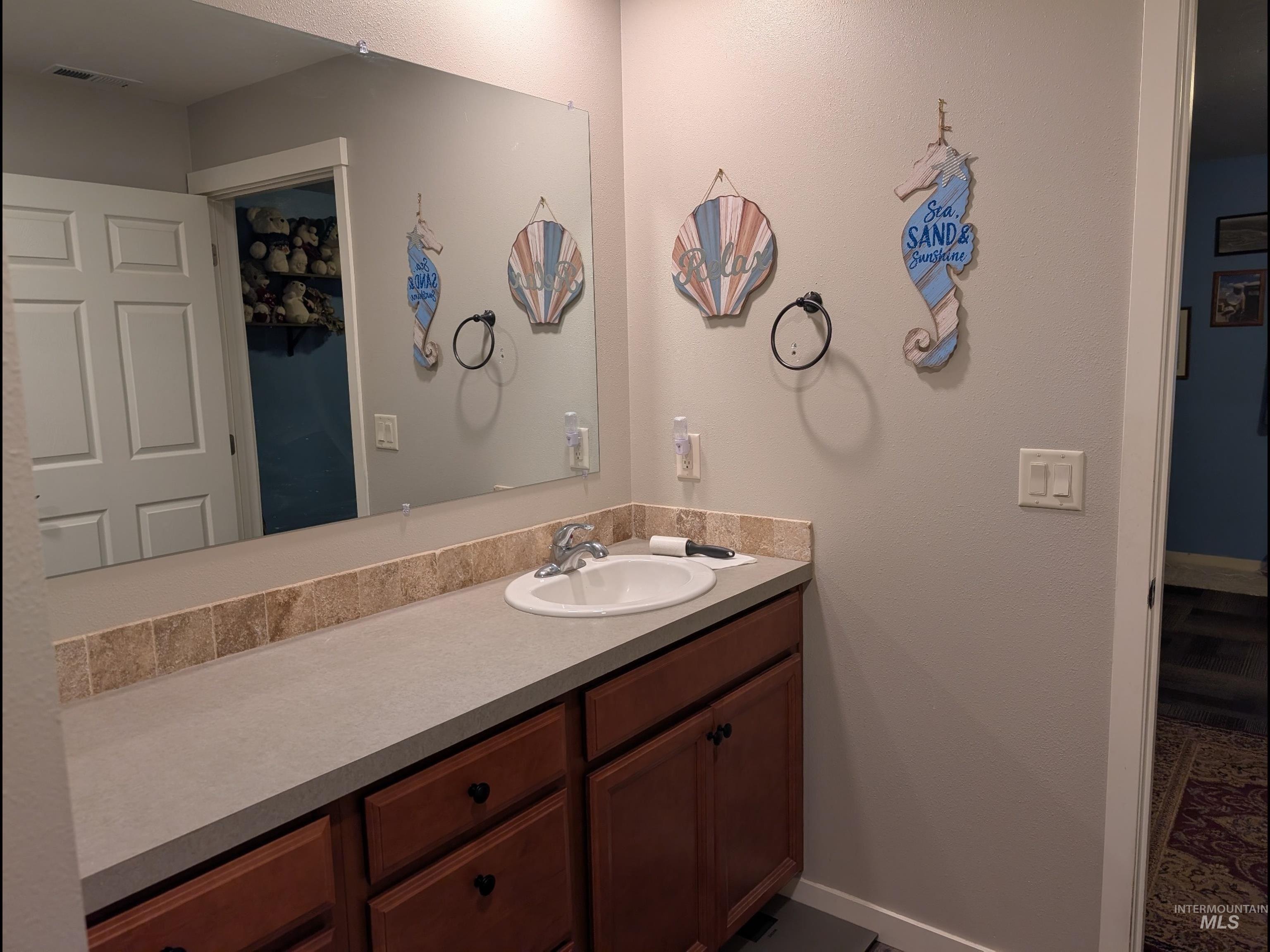 3438 5th Street, Lewiston, Idaho 83501-5138, 2 Bedrooms, 2 Bathrooms, Residential For Sale, Price $319,000,MLS 98972182