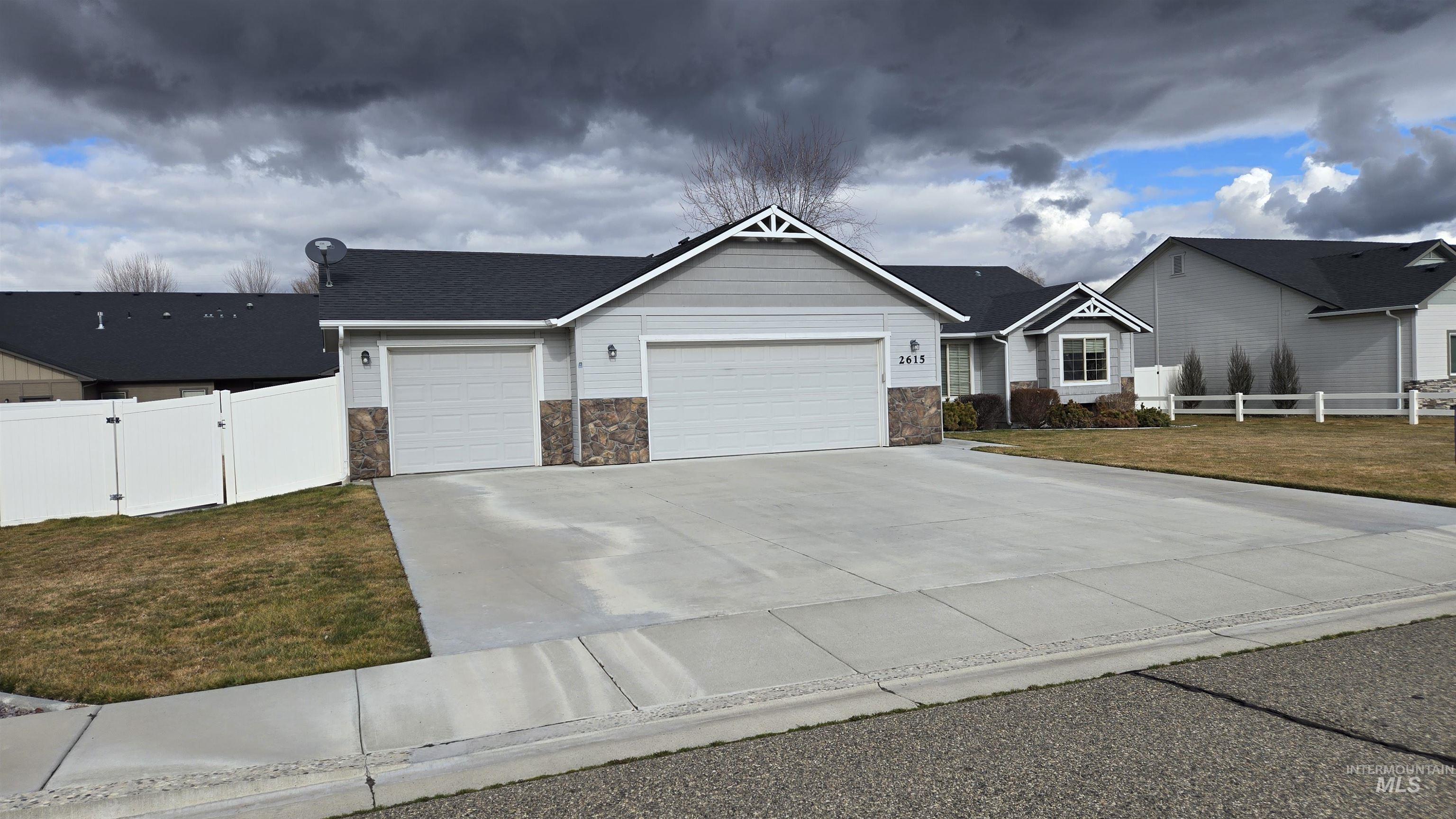 2615 Driftwood Dr., Payette, Idaho 83661, 3 Bedrooms, 2 Bathrooms, Residential For Sale, Price $398,000, 98972186