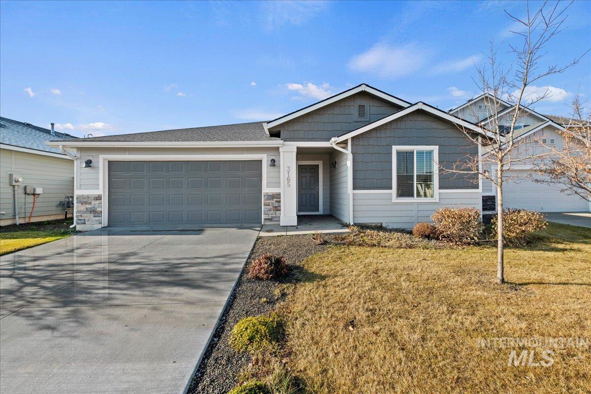 3165 N Saratov Way, Kuna, Idaho 83634-4856, 3 Bedrooms, 2 Bathrooms, Residential For Sale, Price $386,990,MLS 98972187