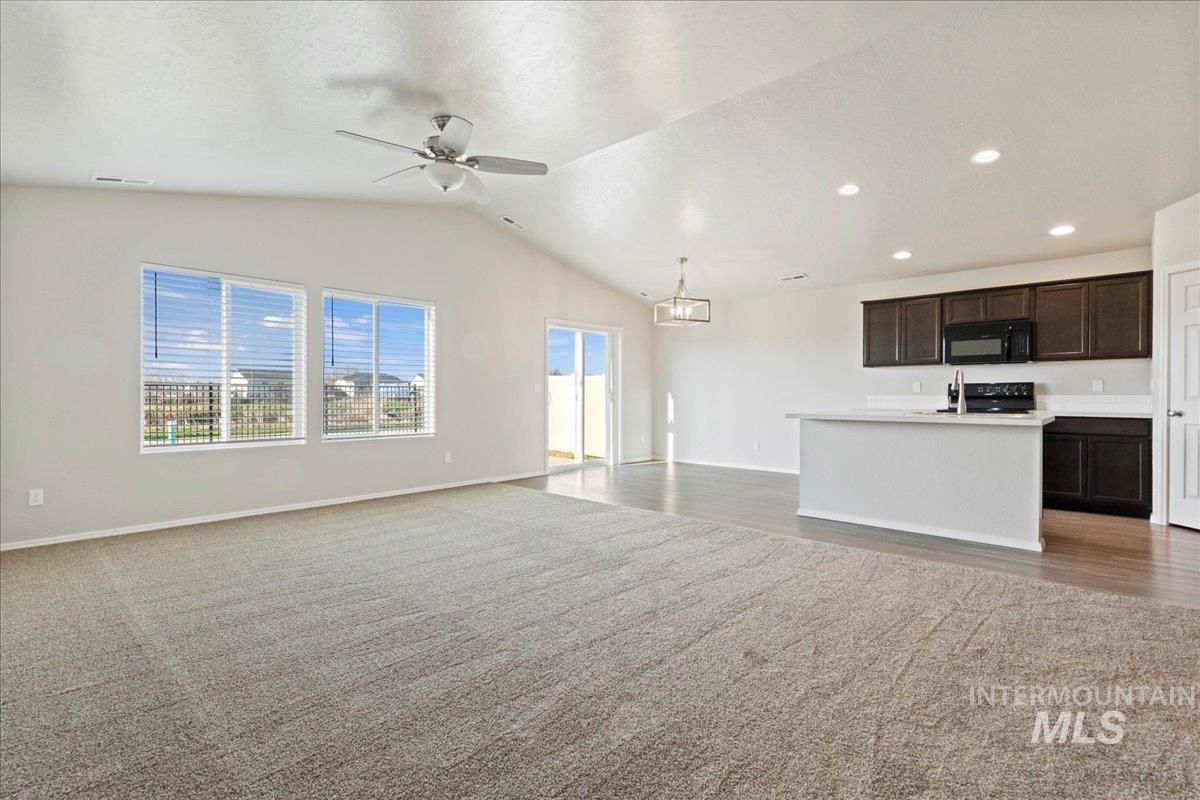 3165 N Saratov Way, Kuna, Idaho 83634-4856, 3 Bedrooms, 2 Bathrooms, Residential For Sale, Price $386,990,MLS 98972187