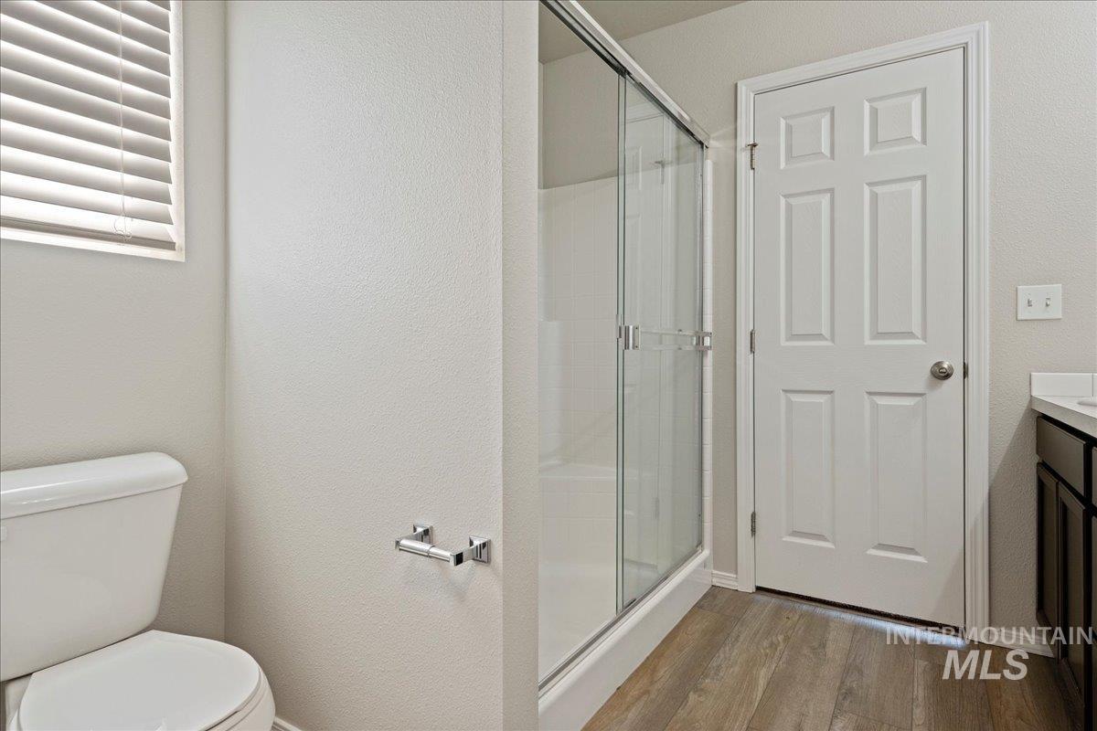 3165 N Saratov Way, Kuna, Idaho 83634-4856, 3 Bedrooms, 2 Bathrooms, Residential For Sale, Price $386,990,MLS 98972187