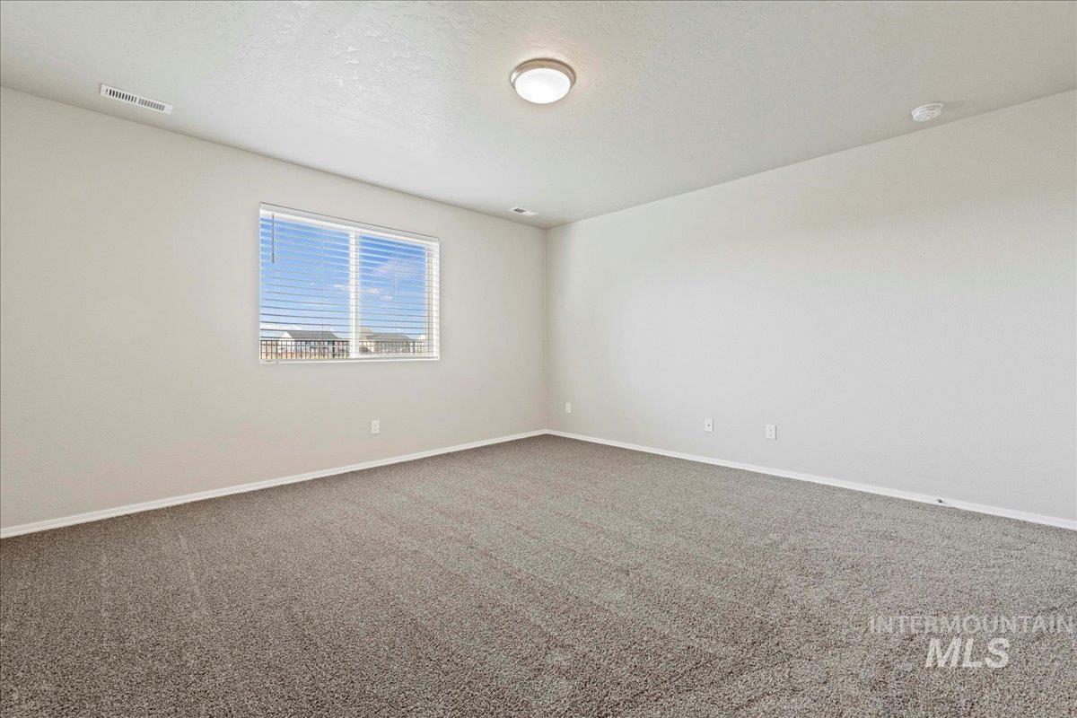 3165 N Saratov Way, Kuna, Idaho 83634-4856, 3 Bedrooms, 2 Bathrooms, Residential For Sale, Price $386,990,MLS 98972187