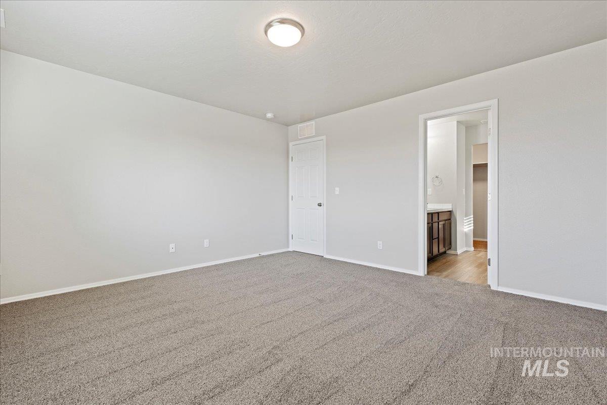 3165 N Saratov Way, Kuna, Idaho 83634-4856, 3 Bedrooms, 2 Bathrooms, Residential For Sale, Price $386,990,MLS 98972187