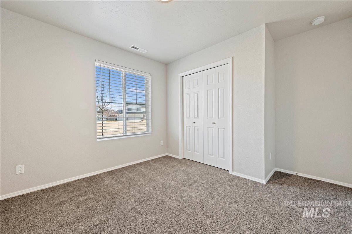 3165 N Saratov Way, Kuna, Idaho 83634-4856, 3 Bedrooms, 2 Bathrooms, Residential For Sale, Price $386,990,MLS 98972187