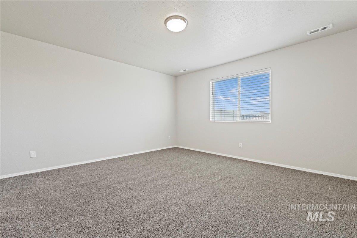 3165 N Saratov Way, Kuna, Idaho 83634-4856, 3 Bedrooms, 2 Bathrooms, Residential For Sale, Price $386,990,MLS 98972187