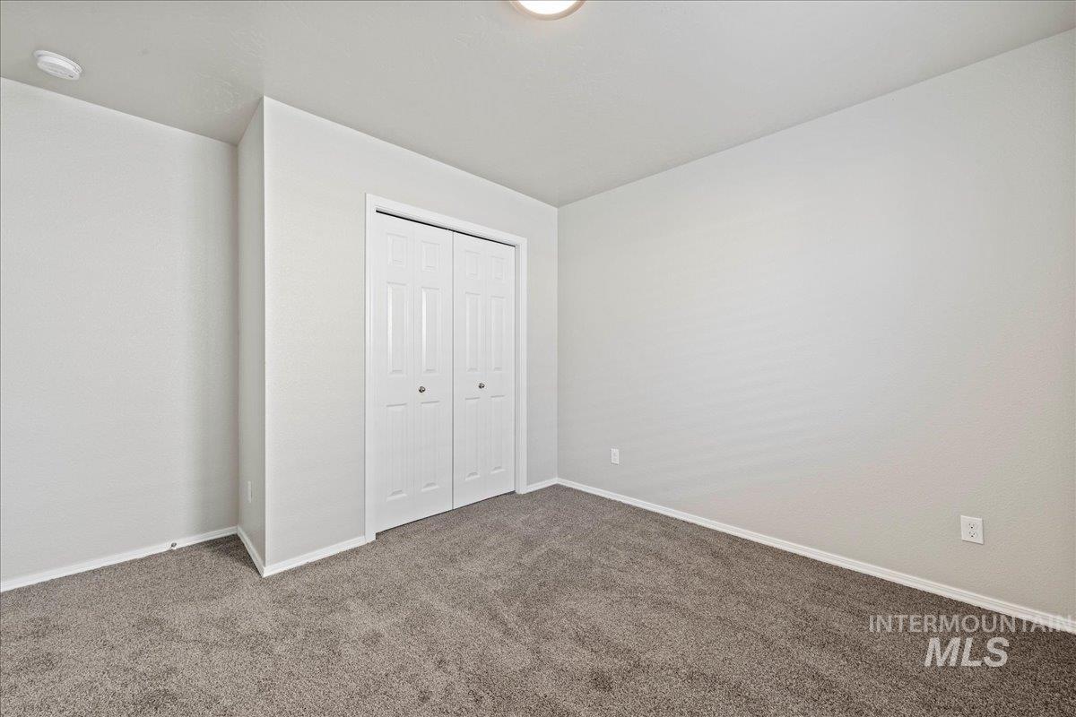 3165 N Saratov Way, Kuna, Idaho 83634-4856, 3 Bedrooms, 2 Bathrooms, Residential For Sale, Price $386,990,MLS 98972187