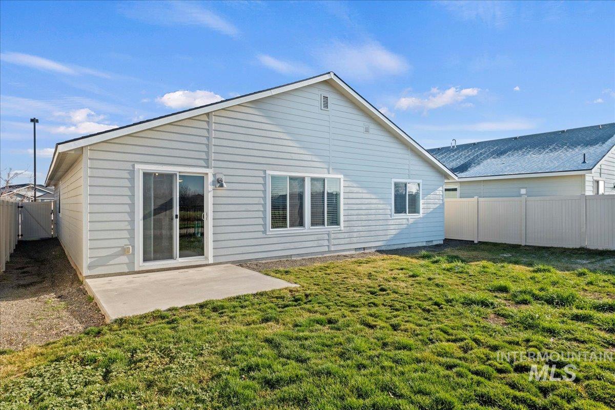3165 N Saratov Way, Kuna, Idaho 83634-4856, 3 Bedrooms, 2 Bathrooms, Residential For Sale, Price $386,990,MLS 98972187