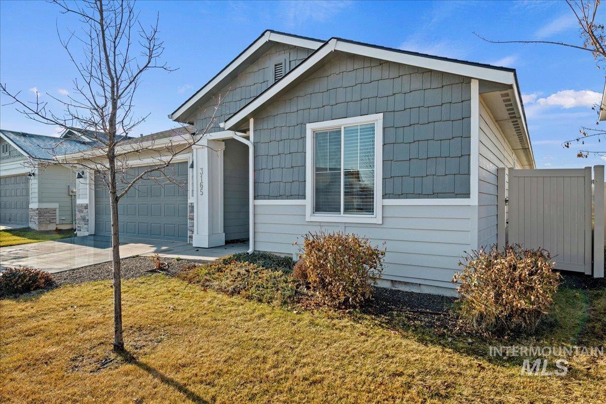 3165 N Saratov Way, Kuna, Idaho 83634-4856, 3 Bedrooms, 2 Bathrooms, Residential For Sale, Price $386,990,MLS 98972187