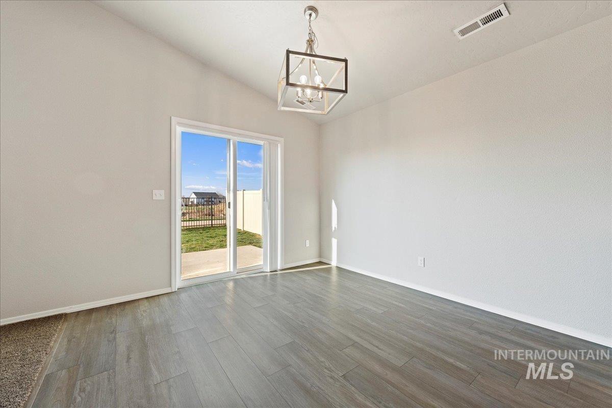 3165 N Saratov Way, Kuna, Idaho 83634-4856, 3 Bedrooms, 2 Bathrooms, Residential For Sale, Price $386,990,MLS 98972187