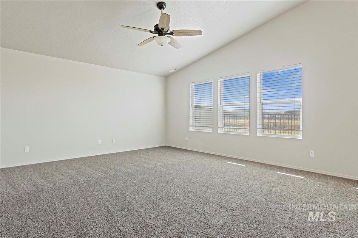 3117 N Saratov Way, Kuna, Idaho 83634-4856, 4 Bedrooms, 2 Bathrooms, Residential For Sale, Price $404,990,MLS 98972188