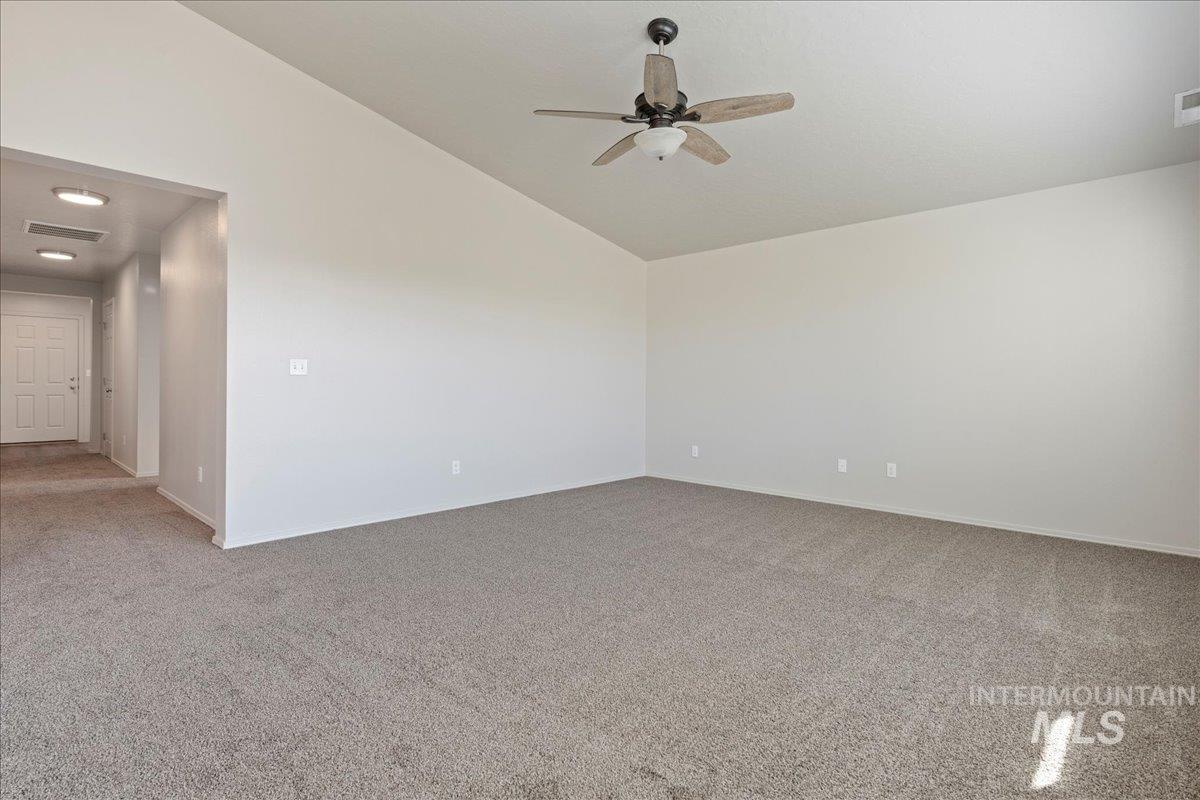 3117 N Saratov Way, Kuna, Idaho 83634-4856, 4 Bedrooms, 2 Bathrooms, Residential For Sale, Price $404,990,MLS 98972188