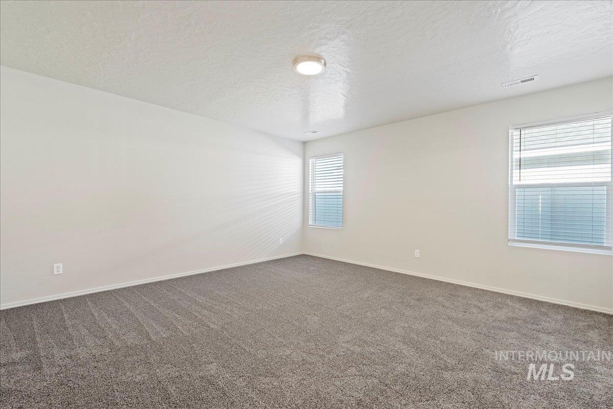 3117 N Saratov Way, Kuna, Idaho 83634-4856, 4 Bedrooms, 2 Bathrooms, Residential For Sale, Price $404,990,MLS 98972188