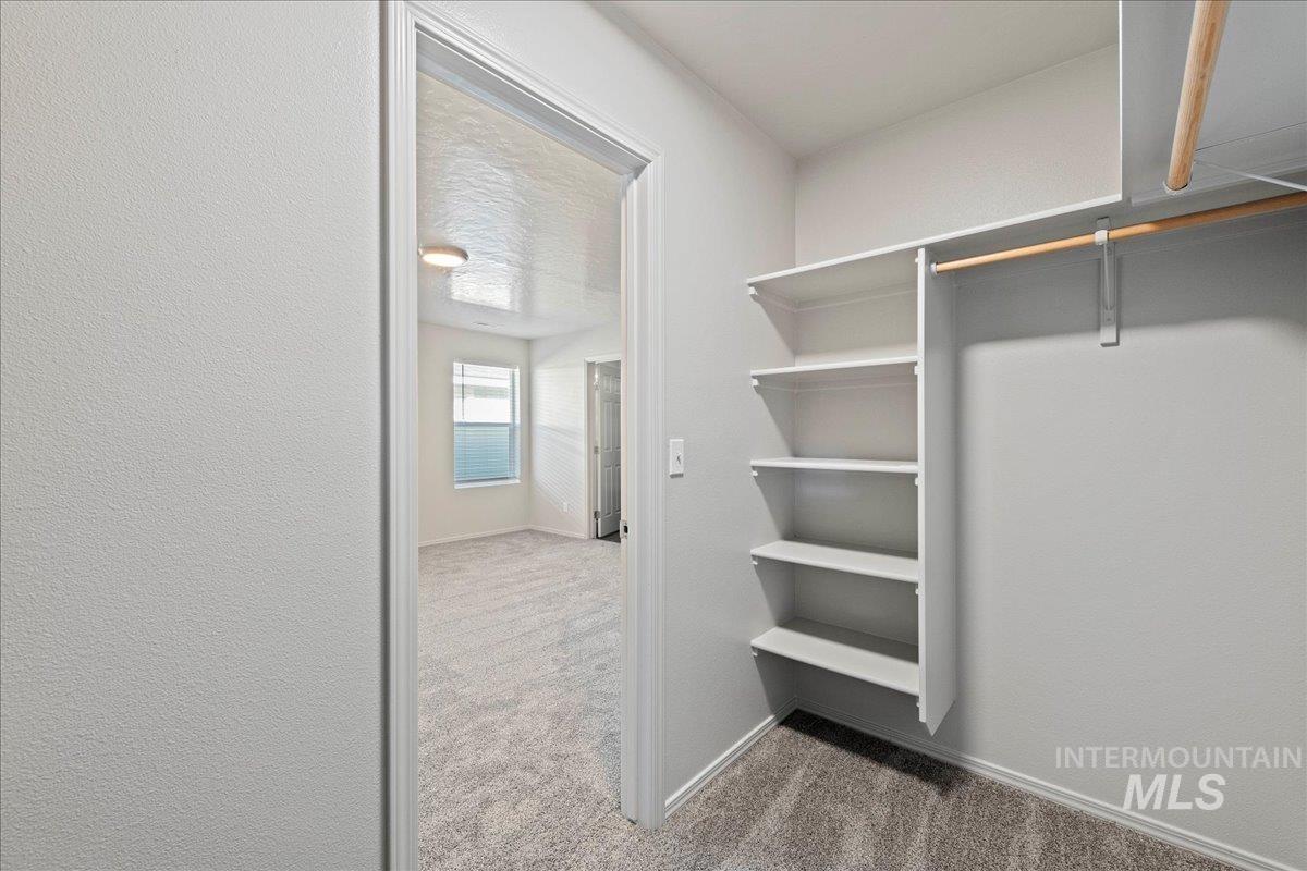 3117 N Saratov Way, Kuna, Idaho 83634-4856, 4 Bedrooms, 2 Bathrooms, Residential For Sale, Price $404,990,MLS 98972188