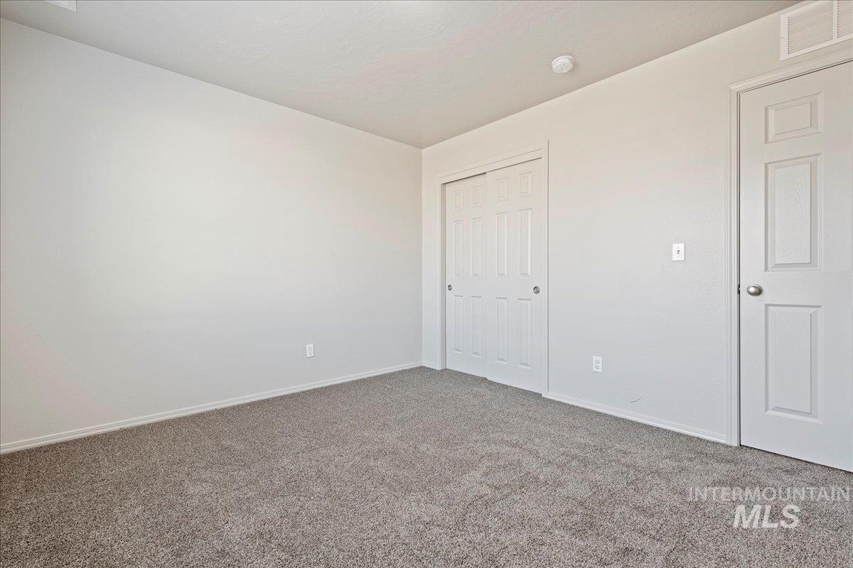 3117 N Saratov Way, Kuna, Idaho 83634-4856, 4 Bedrooms, 2 Bathrooms, Residential For Sale, Price $404,990,MLS 98972188