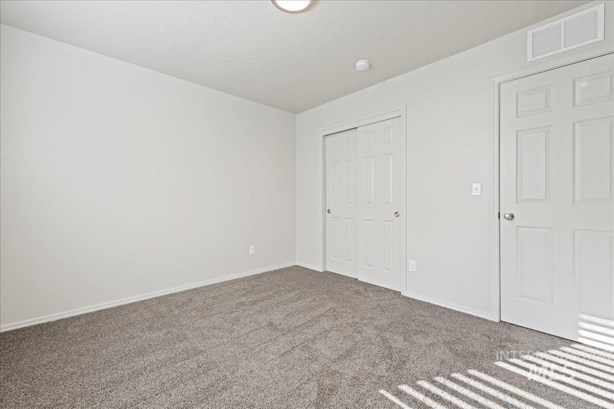 3117 N Saratov Way, Kuna, Idaho 83634-4856, 4 Bedrooms, 2 Bathrooms, Residential For Sale, Price $404,990,MLS 98972188