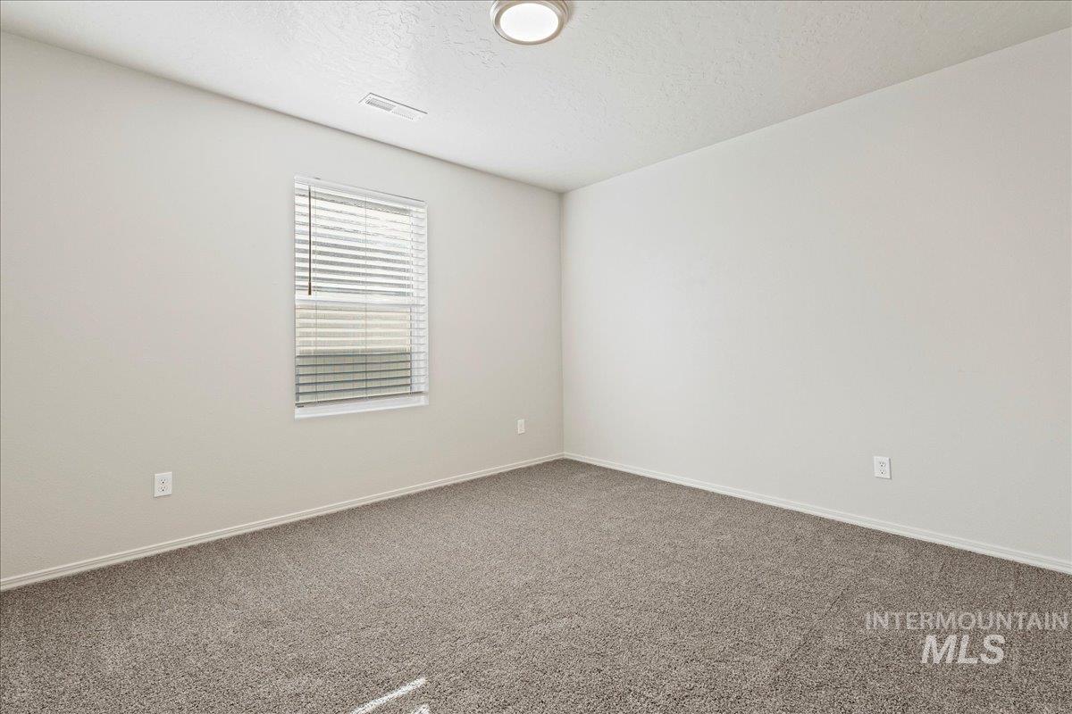 3117 N Saratov Way, Kuna, Idaho 83634-4856, 4 Bedrooms, 2 Bathrooms, Residential For Sale, Price $404,990,MLS 98972188