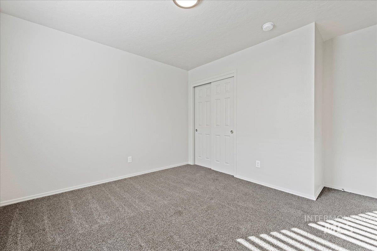 3117 N Saratov Way, Kuna, Idaho 83634-4856, 4 Bedrooms, 2 Bathrooms, Residential For Sale, Price $404,990,MLS 98972188