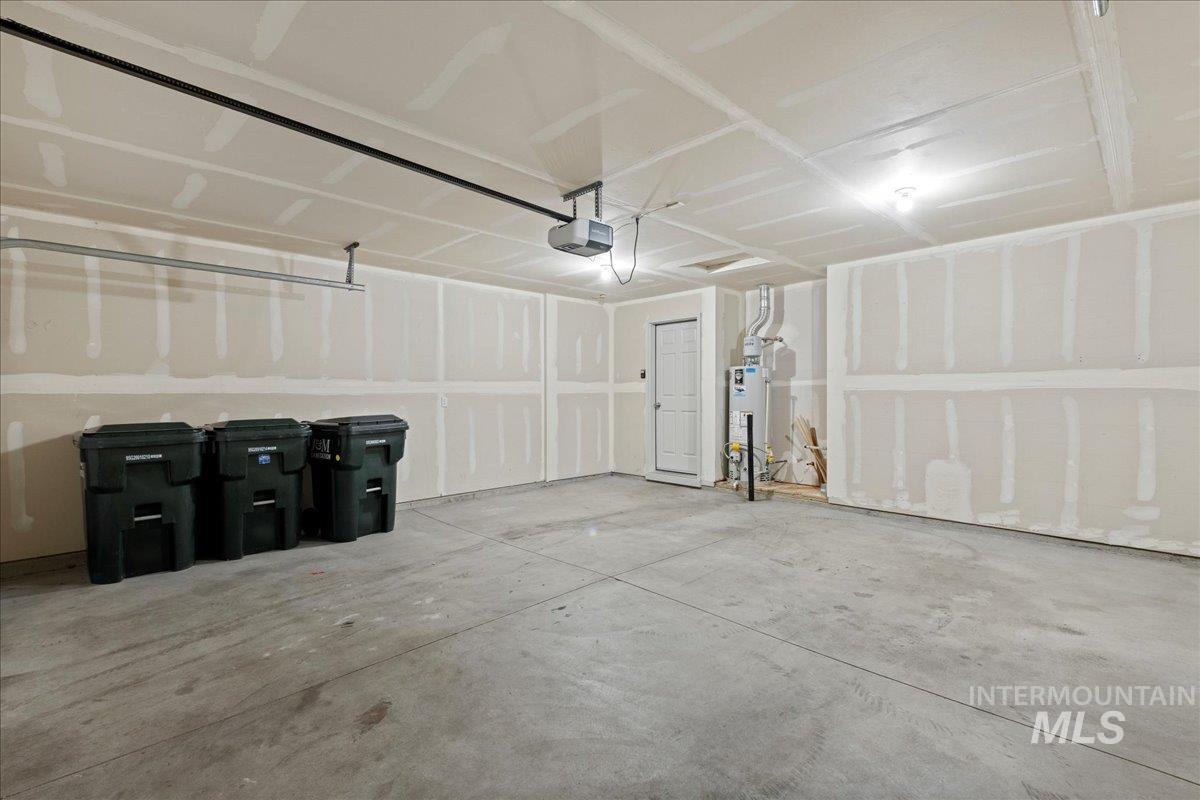 3117 N Saratov Way, Kuna, Idaho 83634-4856, 4 Bedrooms, 2 Bathrooms, Residential For Sale, Price $404,990,MLS 98972188