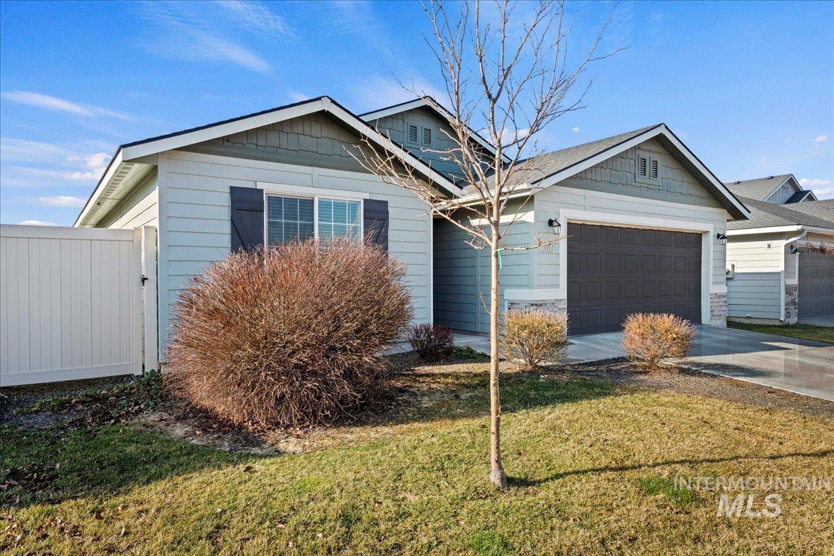 3117 N Saratov Way, Kuna, Idaho 83634-4856, 4 Bedrooms, 2 Bathrooms, Residential For Sale, Price $404,990,MLS 98972188