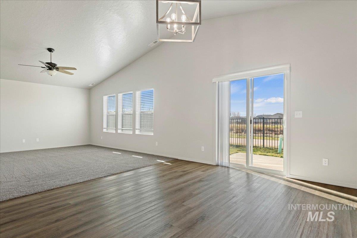 3117 N Saratov Way, Kuna, Idaho 83634-4856, 4 Bedrooms, 2 Bathrooms, Residential For Sale, Price $404,990,MLS 98972188