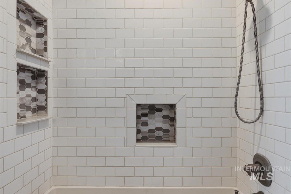 115 W Washington St, Meridian, Idaho 83642, 2 Bedrooms, 1 Bathroom, Residential For Sale, Price $299,900,MLS 98972191