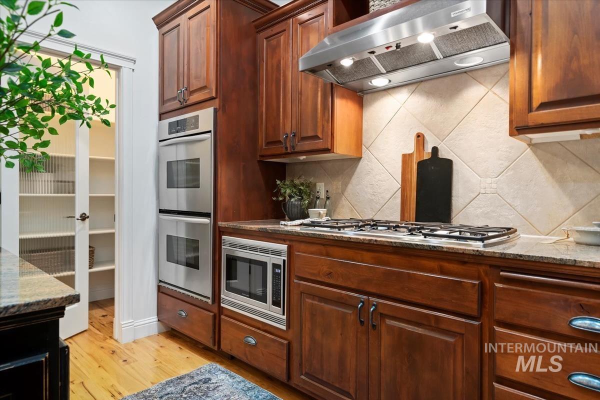 1675 S Lake Crest Way, Eagle, Idaho 83616, 5 Bedrooms, 4.5 Bathrooms, Residential For Sale, Price $1,249,900,MLS 98972192