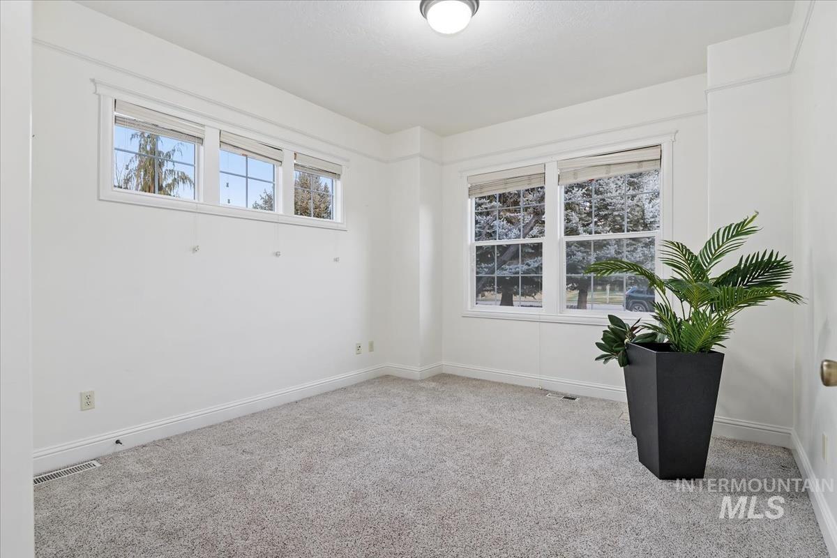 1675 S Lake Crest Way, Eagle, Idaho 83616, 5 Bedrooms, 4.5 Bathrooms, Residential For Sale, Price $1,249,900,MLS 98972192