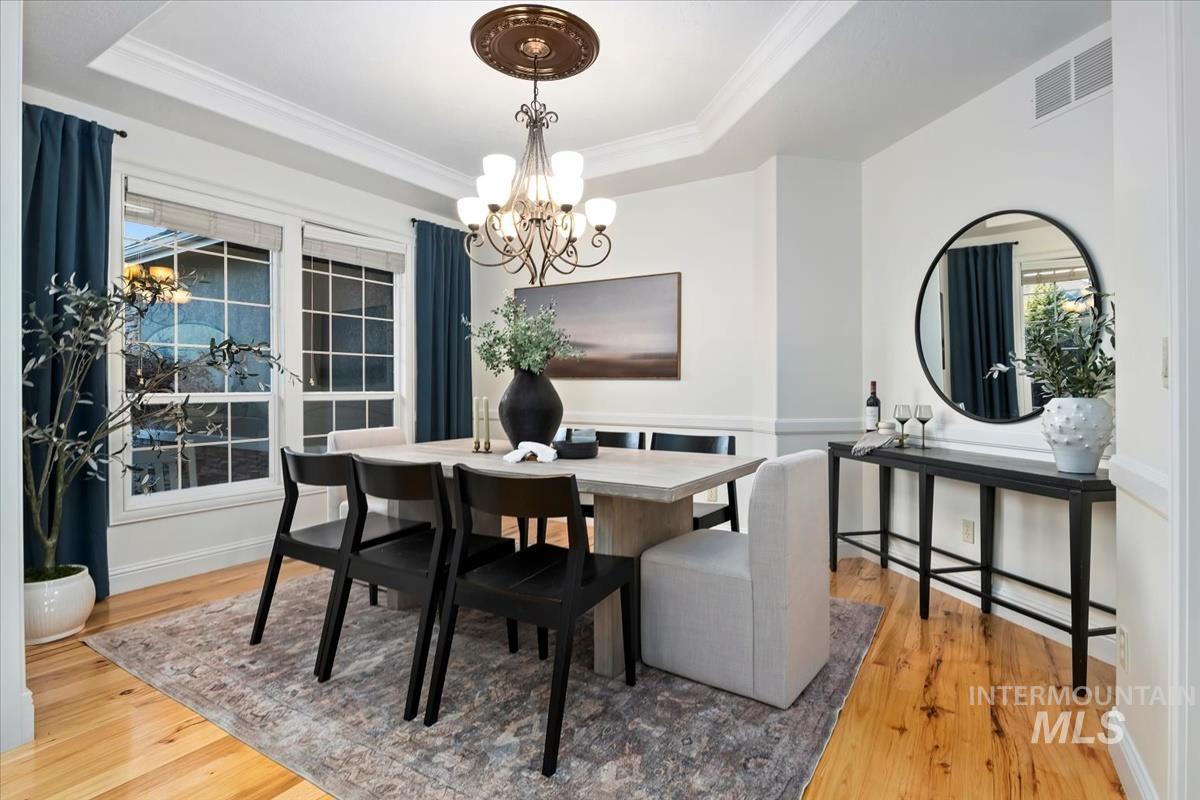 1675 S Lake Crest Way, Eagle, Idaho 83616, 5 Bedrooms, 4.5 Bathrooms, Residential For Sale, Price $1,249,900,MLS 98972192