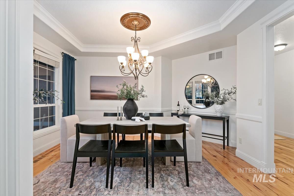 1675 S Lake Crest Way, Eagle, Idaho 83616, 5 Bedrooms, 4.5 Bathrooms, Residential For Sale, Price $1,249,900,MLS 98972192