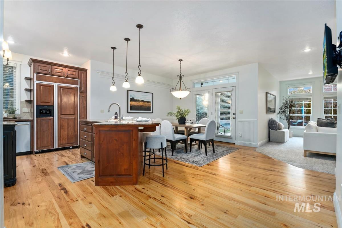 1675 S Lake Crest Way, Eagle, Idaho 83616, 5 Bedrooms, 4.5 Bathrooms, Residential For Sale, Price $1,249,900,MLS 98972192