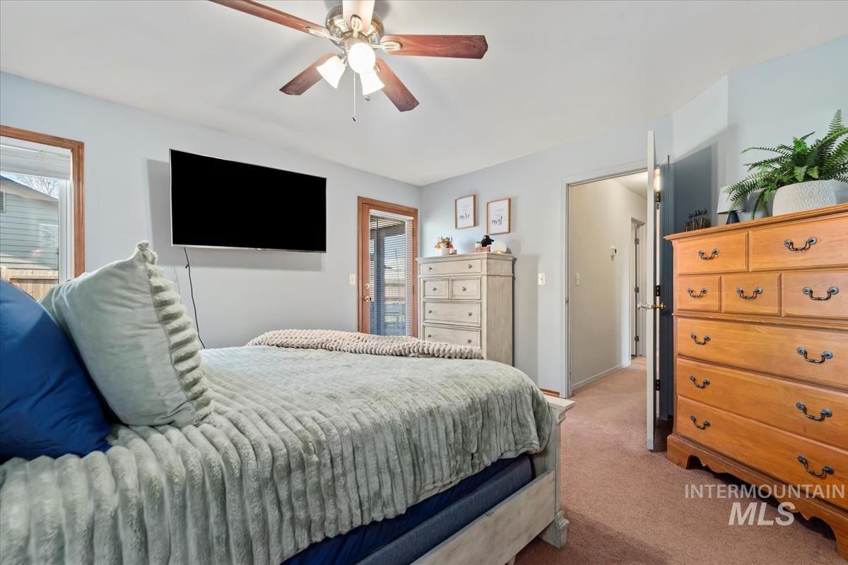 1284 W Crest Wood Dr, Meridian, Idaho 83642, 3 Bedrooms, 2 Bathrooms, Residential For Sale, Price $380,000,MLS 98972193