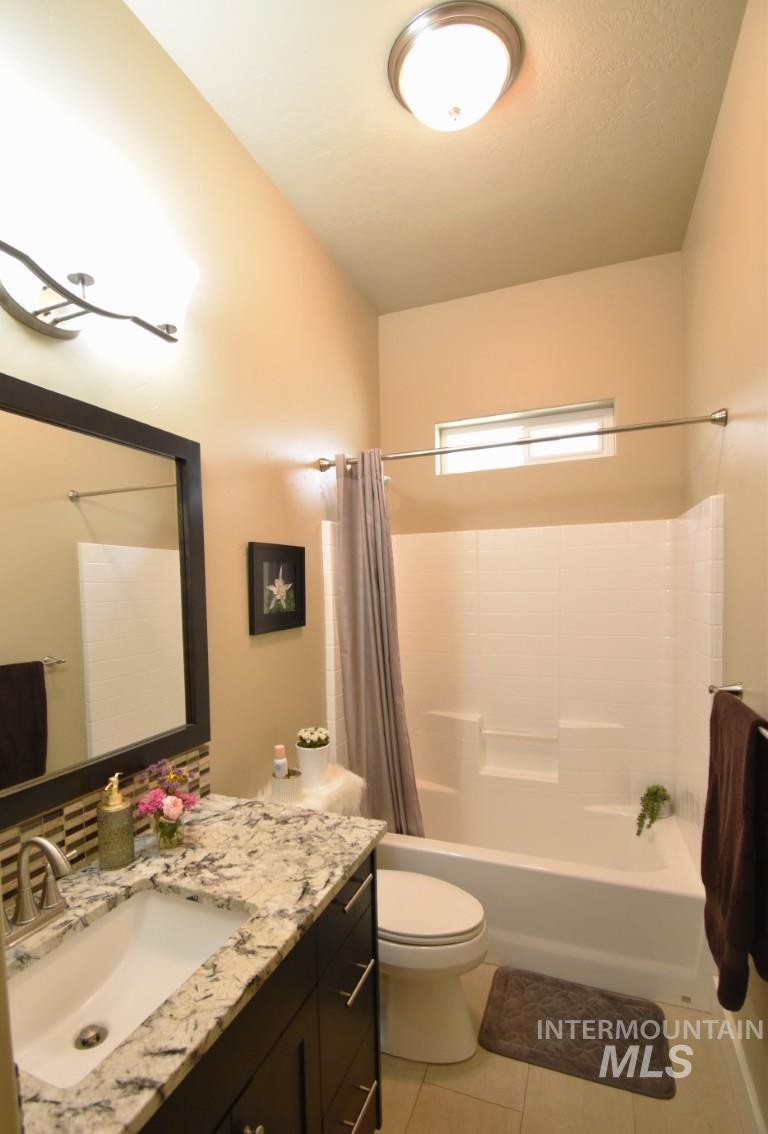 1193 E Lone Shore Dr, Eagle, Idaho 83616, 3 Bedrooms, 2 Bathrooms, Rental For Rent, Price $3,000,MLS 98972194