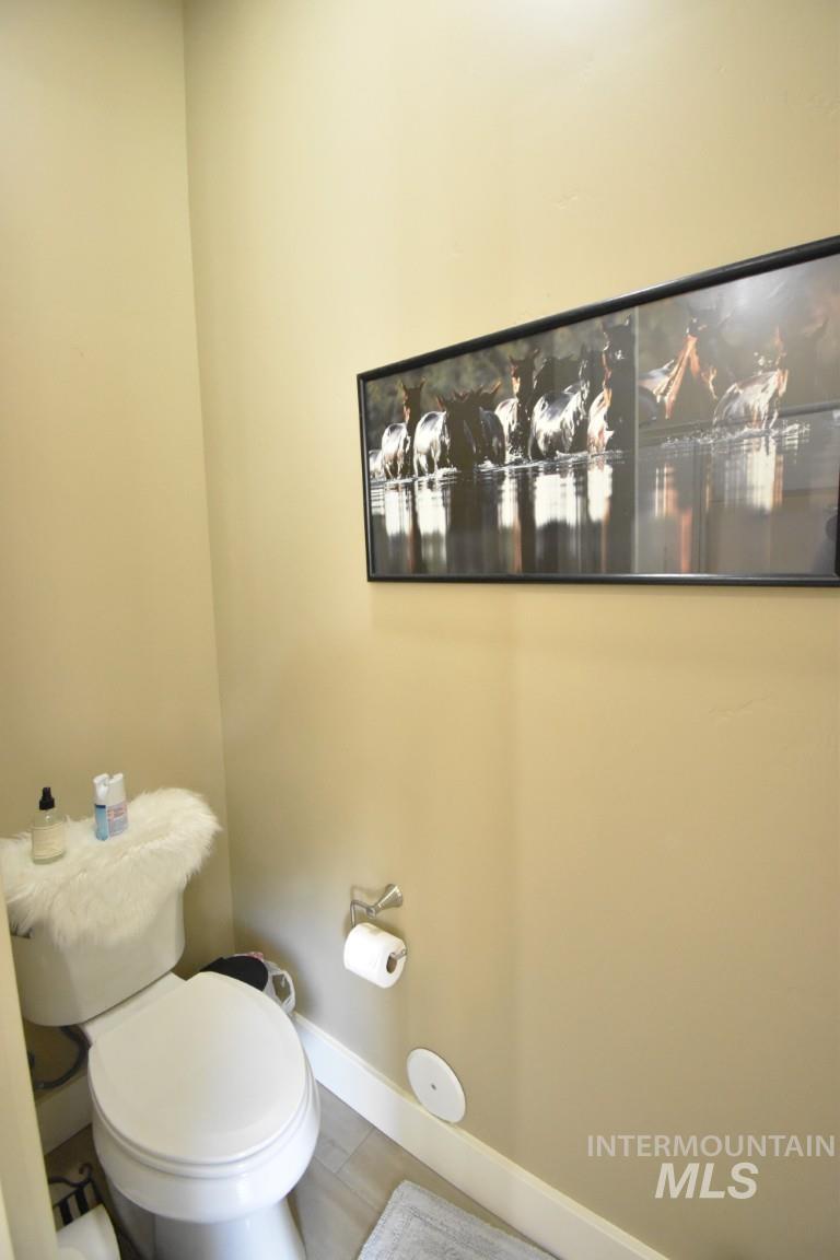 1193 E Lone Shore Dr, Eagle, Idaho 83616, 3 Bedrooms, 2 Bathrooms, Rental For Rent, Price $3,000,MLS 98972194