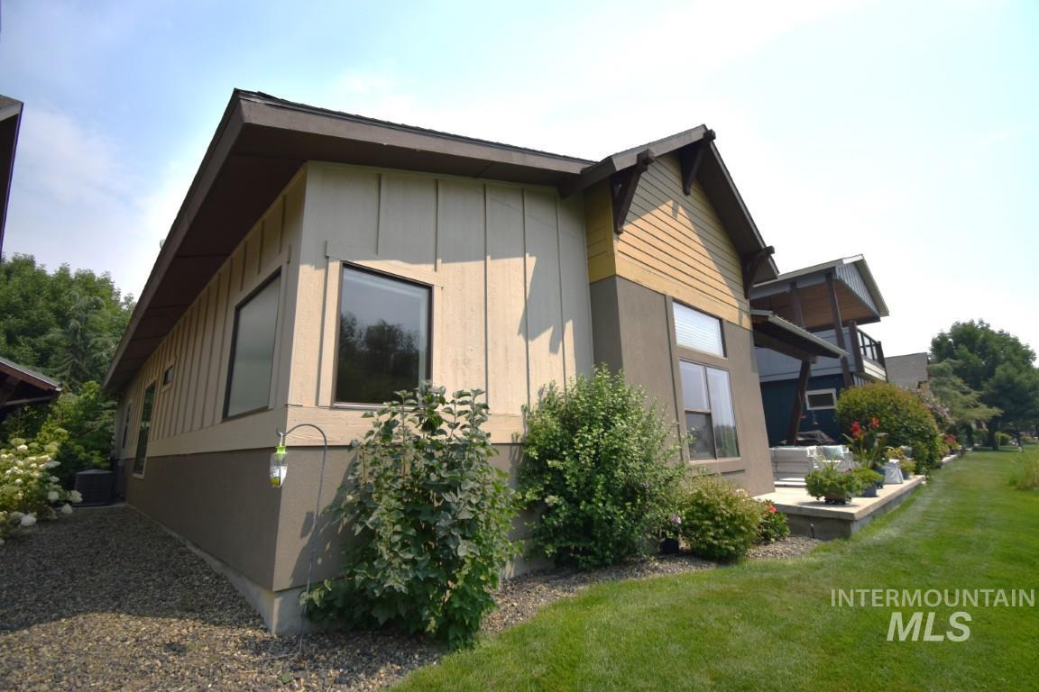 1193 E Lone Shore Dr, Eagle, Idaho 83616, 3 Bedrooms, 2 Bathrooms, Rental For Rent, Price $3,000,MLS 98972194