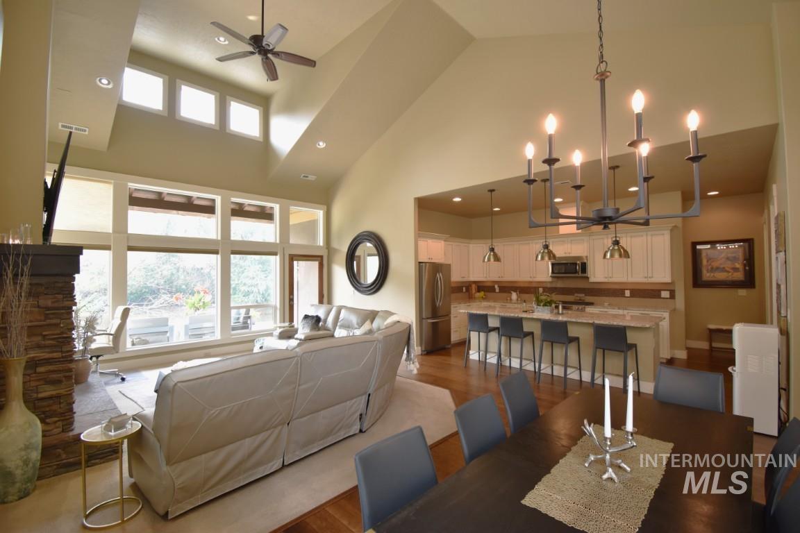 1193 E Lone Shore Dr, Eagle, Idaho 83616, 3 Bedrooms, 2 Bathrooms, Rental For Rent, Price $3,000,MLS 98972194