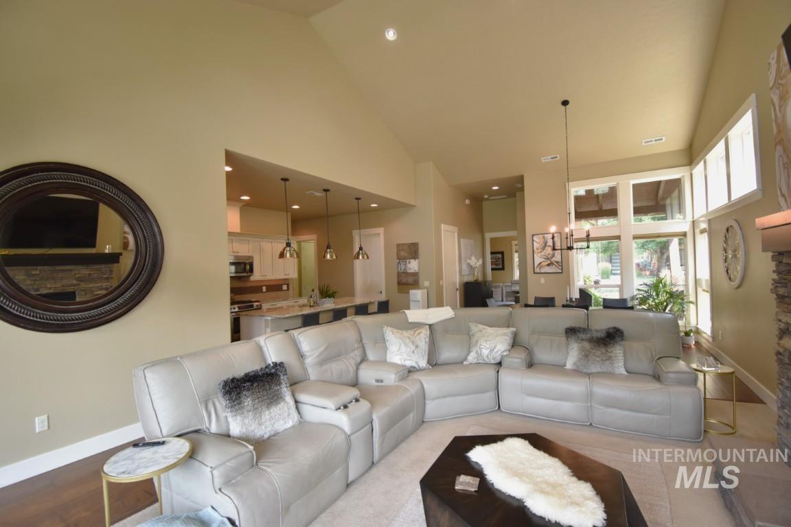 1193 E Lone Shore Dr, Eagle, Idaho 83616, 3 Bedrooms, 2 Bathrooms, Rental For Rent, Price $3,000,MLS 98972194