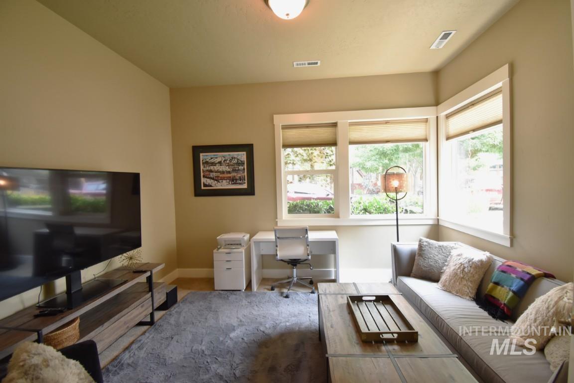 1193 E Lone Shore Dr, Eagle, Idaho 83616, 3 Bedrooms, 2 Bathrooms, Rental For Rent, Price $3,000,MLS 98972194