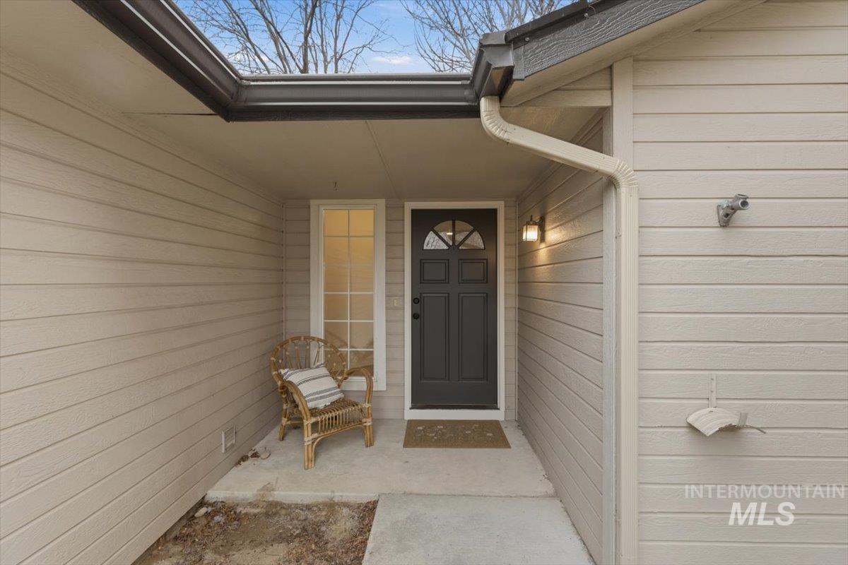 2521 N Ridgebury Way, Meridian, Idaho 83646, 3 Bedrooms, 2 Bathrooms, Residential For Sale, Price $419,990,MLS 98972200