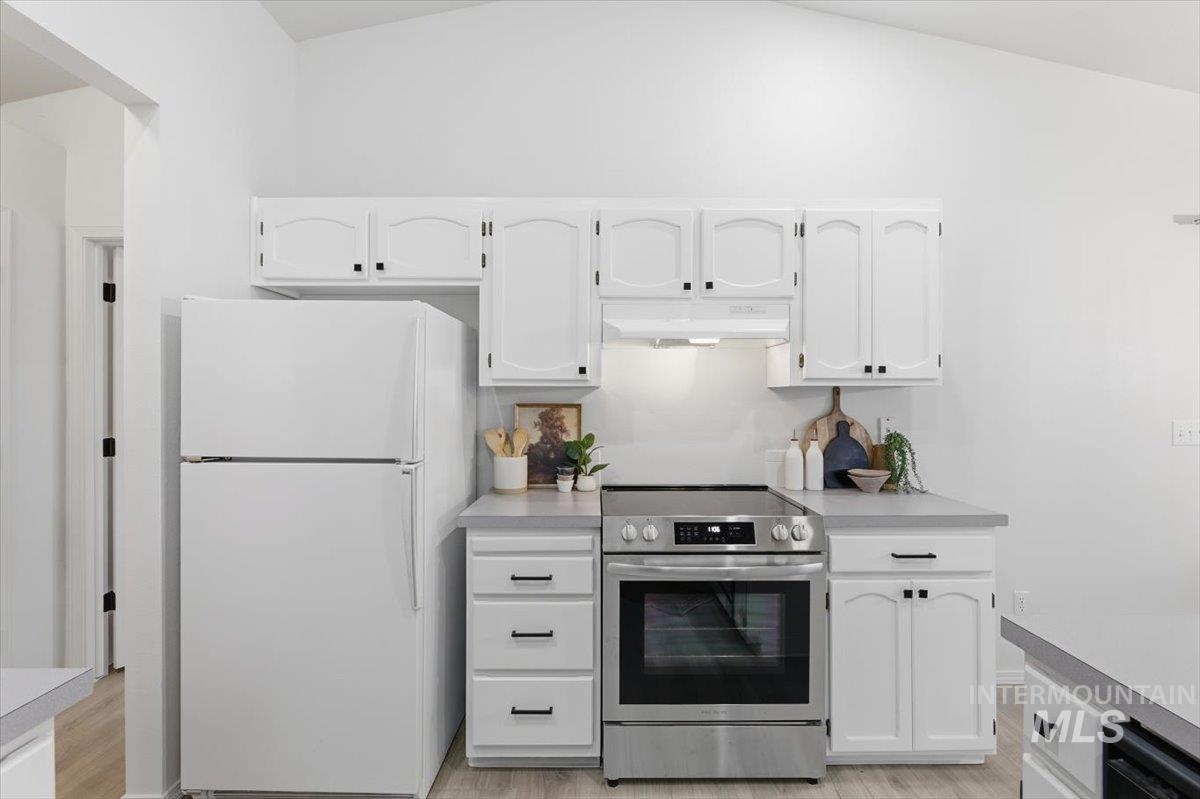 2521 N Ridgebury Way, Meridian, Idaho 83646, 3 Bedrooms, 2 Bathrooms, Residential For Sale, Price $419,990,MLS 98972200