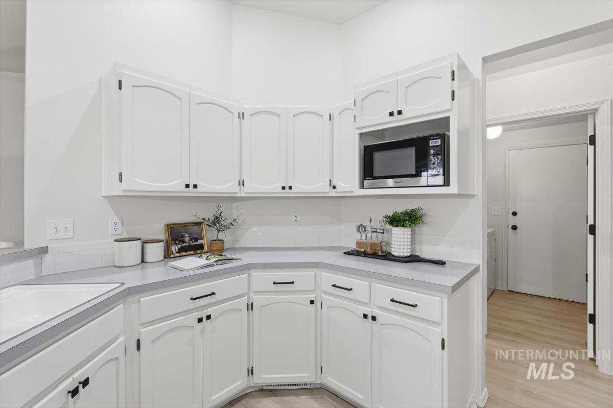 2521 N Ridgebury Way, Meridian, Idaho 83646, 3 Bedrooms, 2 Bathrooms, Residential For Sale, Price $419,990,MLS 98972200