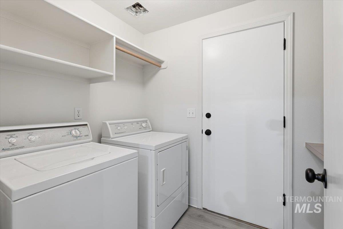 2521 N Ridgebury Way, Meridian, Idaho 83646, 3 Bedrooms, 2 Bathrooms, Residential For Sale, Price $419,990,MLS 98972200