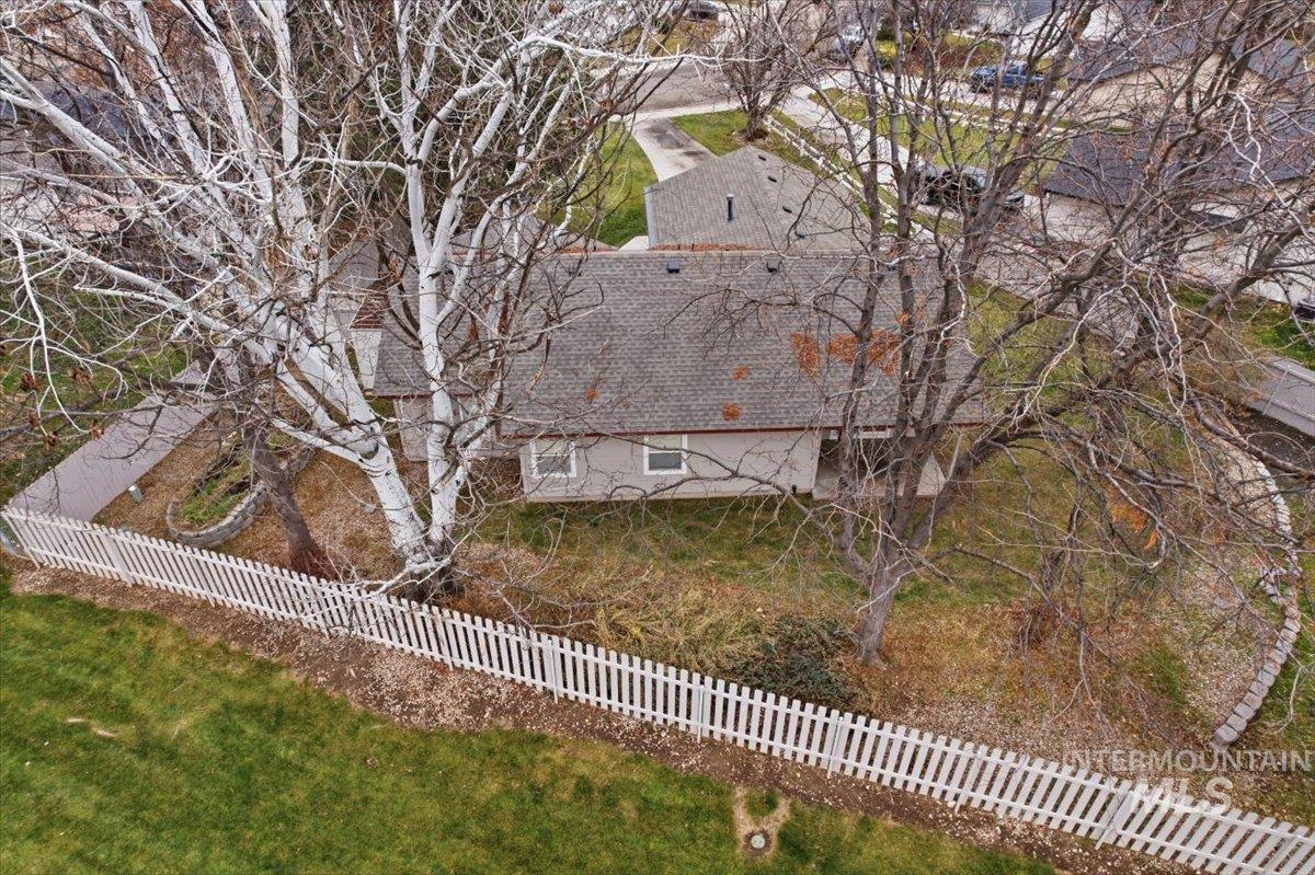 2521 N Ridgebury Way, Meridian, Idaho 83646, 3 Bedrooms, 2 Bathrooms, Residential For Sale, Price $419,990,MLS 98972200