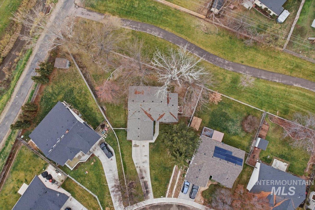 2521 N Ridgebury Way, Meridian, Idaho 83646, 3 Bedrooms, 2 Bathrooms, Residential For Sale, Price $419,990,MLS 98972200