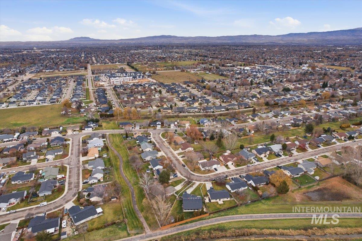 2521 N Ridgebury Way, Meridian, Idaho 83646, 3 Bedrooms, 2 Bathrooms, Residential For Sale, Price $419,990,MLS 98972200