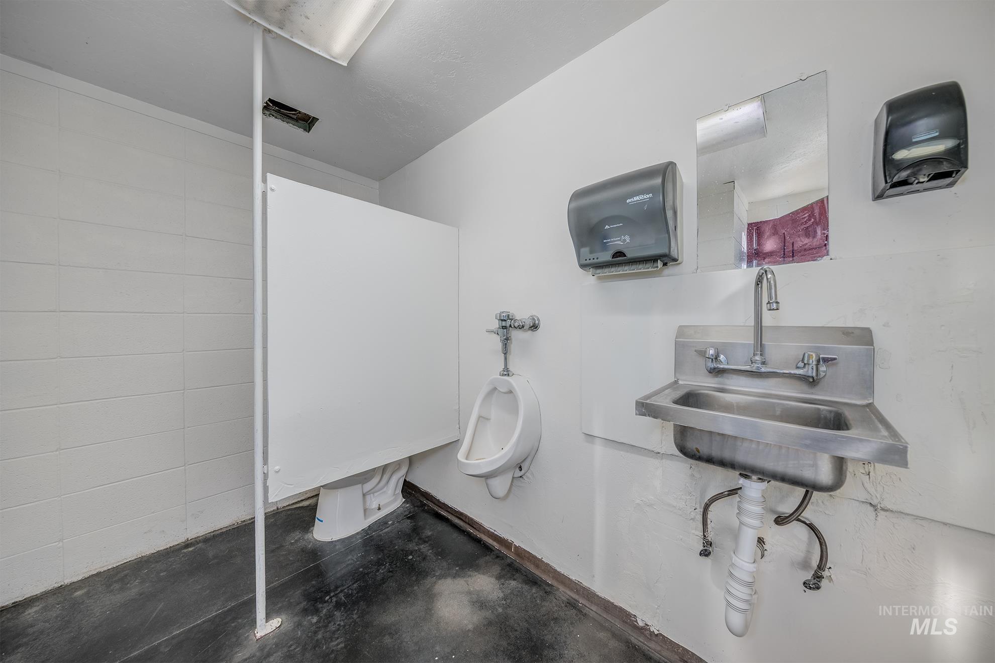 2095 SW 4th Ave, Ontario, Oregon 97914, Business/Commercial For Sale, Price $825,000,MLS 98972201