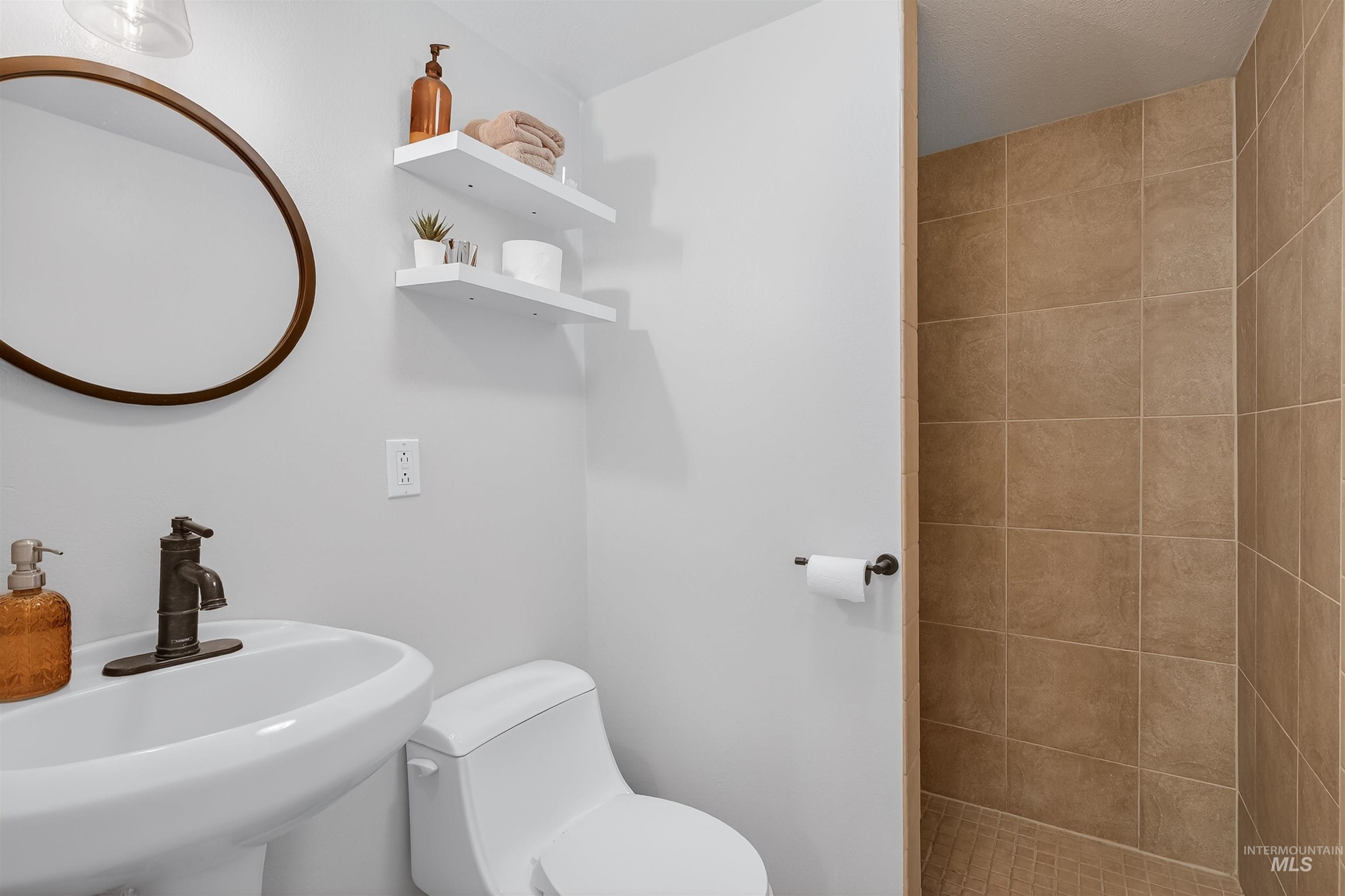 1518 Alder Ave, Lewiston, Idaho 83501, 3 Bedrooms, 2 Bathrooms, Residential For Sale, Price $445,000,MLS 98972205