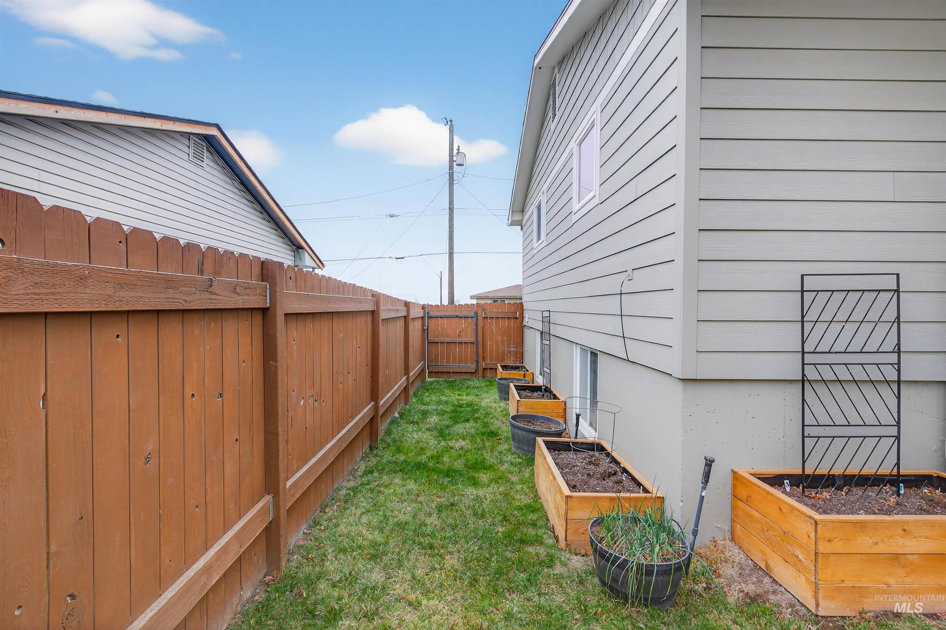 1518 Alder Ave, Lewiston, Idaho 83501, 3 Bedrooms, 2 Bathrooms, Residential For Sale, Price $445,000,MLS 98972205